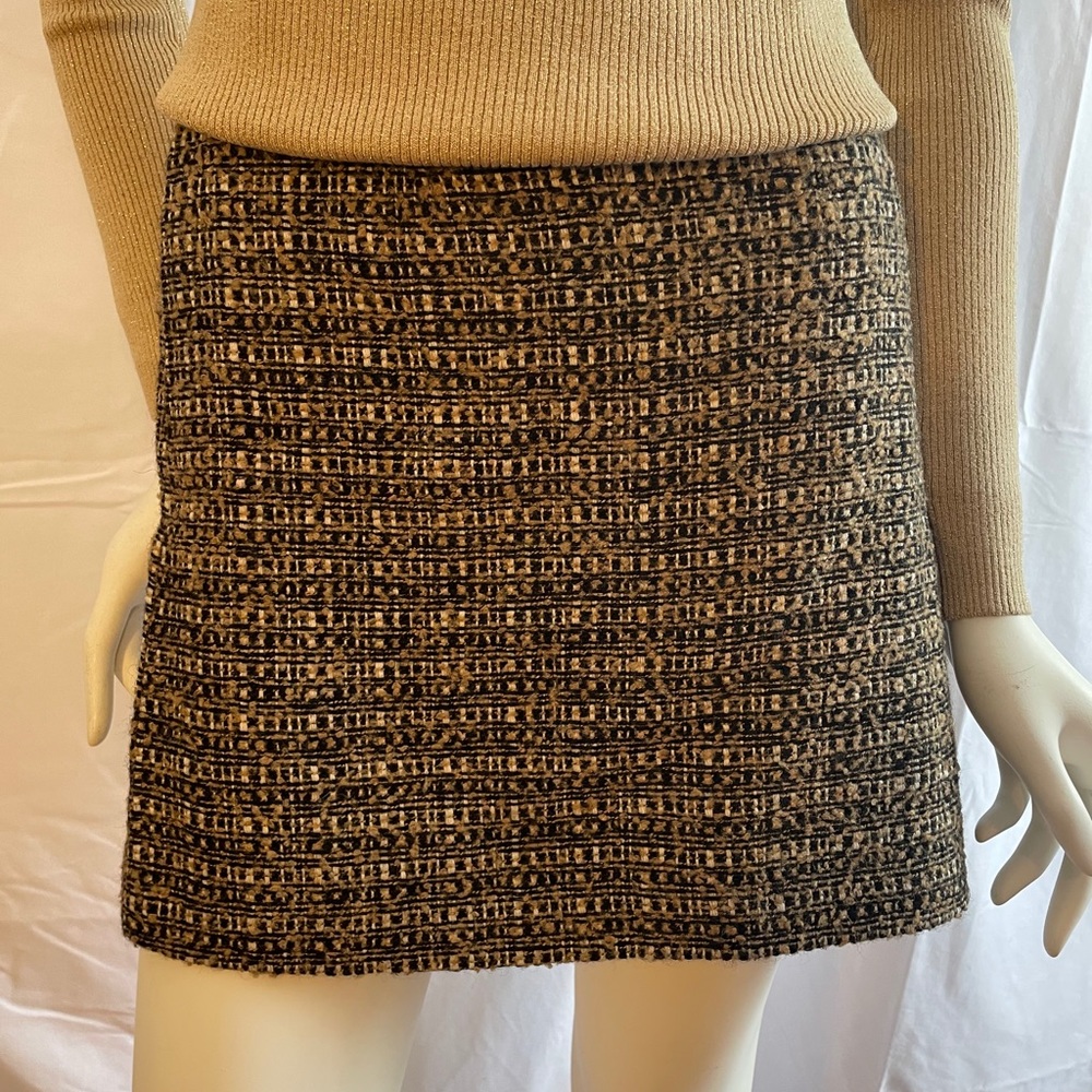 Short Part Wool Skirt